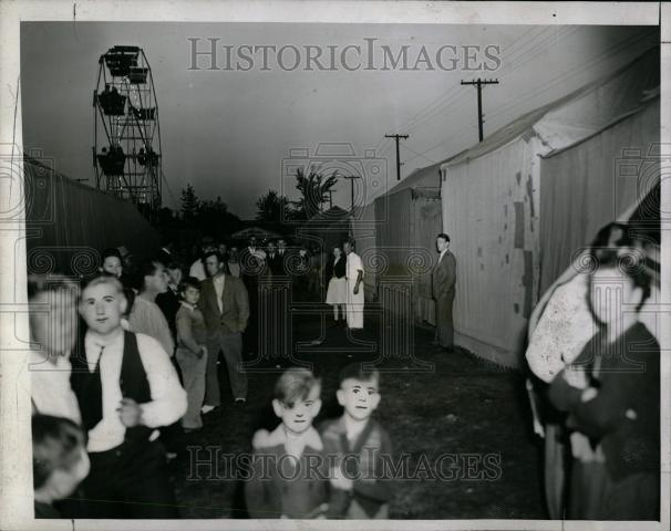 1942 Press Photo Macomb Country Gambling Ferris Wheel - Historic Images
