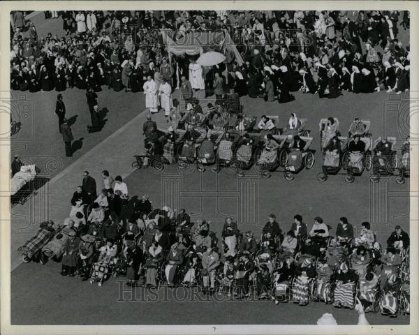 1978 Press Photo Lourdes France grotto miracles cure - Historic Images