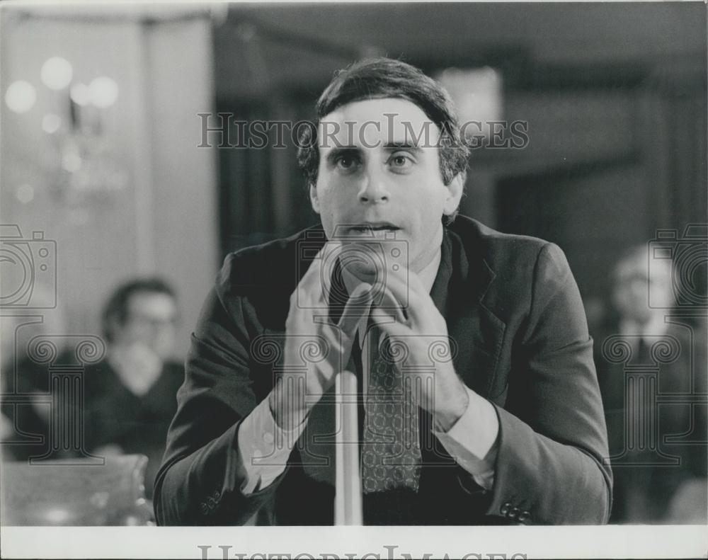 1975 Press Photo NYS Assemblyman Stein, Senate Hearings - Historic Images