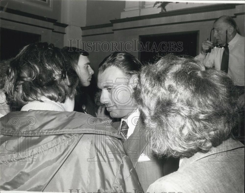 1974 Press Photo Nation Life Insurance Company creditors&#39; meeting - Historic Images