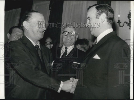 1969 Press Photo Rupert Murdoch at Takeover Struggle For News of the World - Historic Images