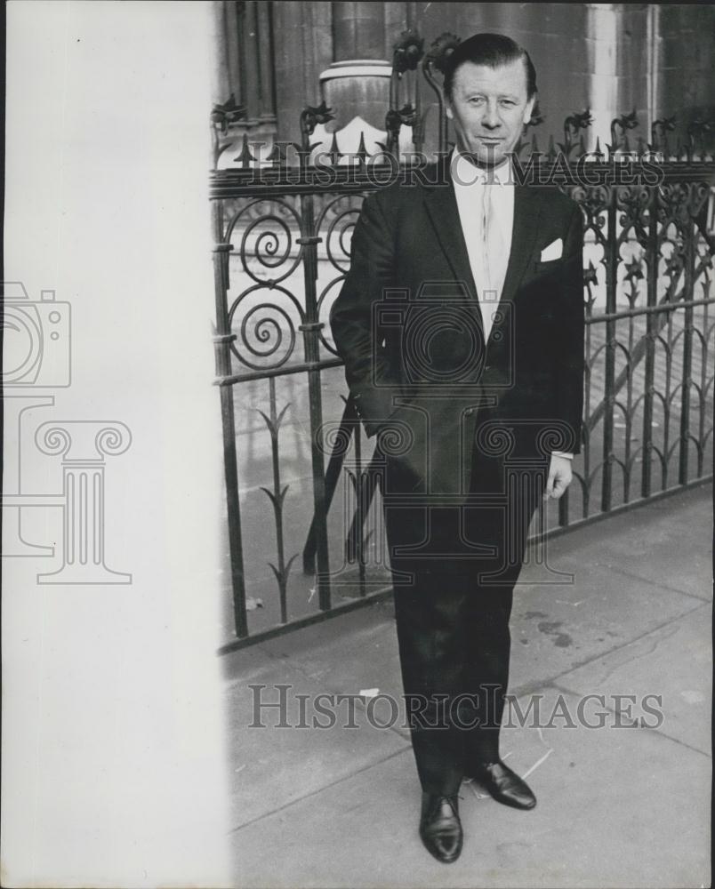 1966 Press Photo Eric Morley director of MECCA LTD Sued In Beauty Contest Suit - Historic Images