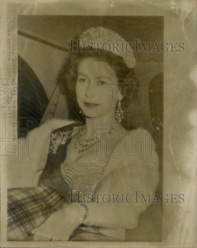 1957 Press Photo H.M. The Queen - Historic Images