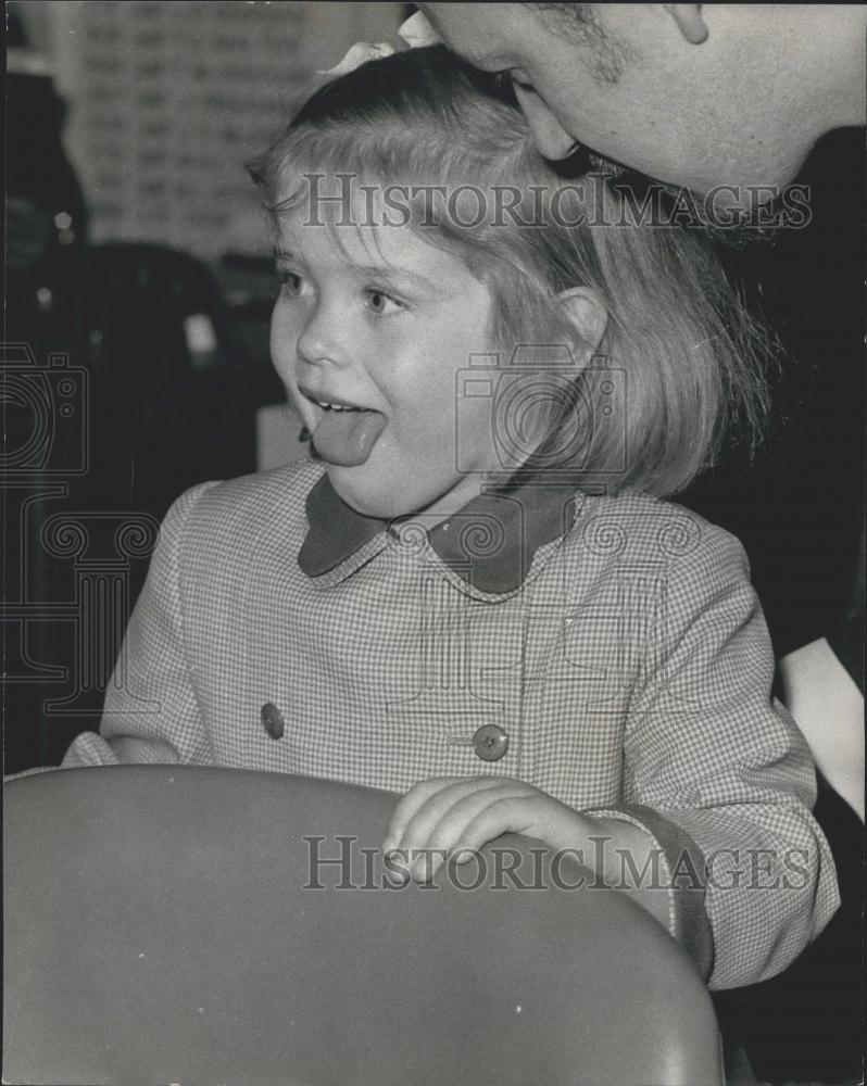 1969 Press Photo Lady Helen Windsor With Tongue Out While Waiting For Her Uncle - Historic Images