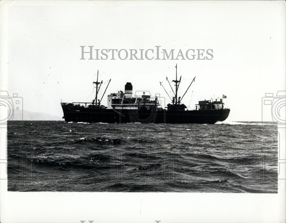 1987 Press Photo 4,000 ton cargo Ship Dolphin in Strait of Tiran, - Historic Images