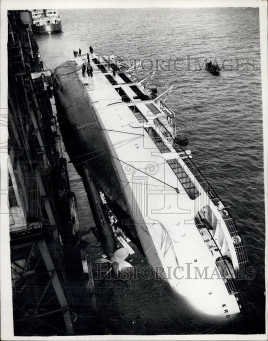 1953 Press Photo Danish Vesel Kronprins Frederik" Capsizes after Burning" - Historic Images
