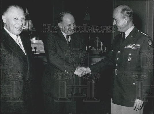 1955 Press Photo General Gruenther In Bonn - Historic Images