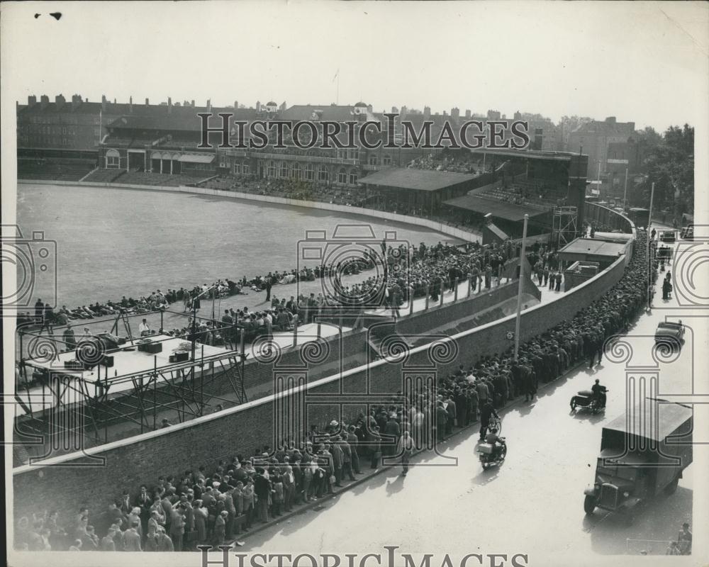 1953 Press Photo Crowds Inside Oval For Fifth Test Match - Historic Images