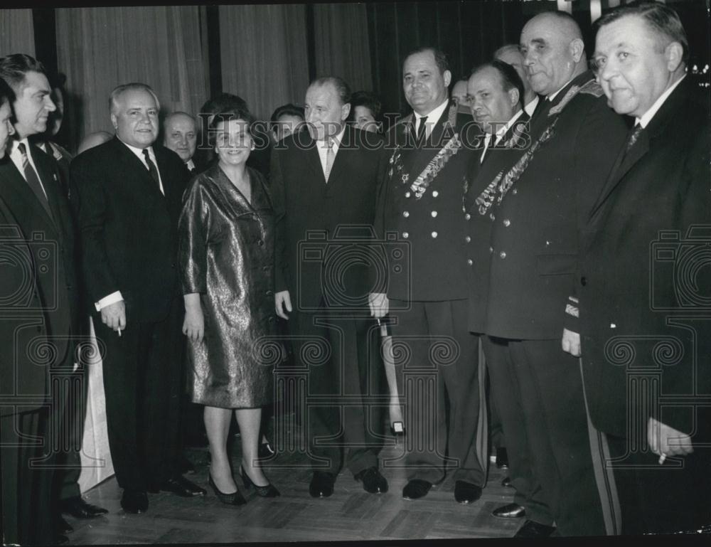 1968 Press Photo Reception at Soviet Embassy Honors October Revolution - Historic Images