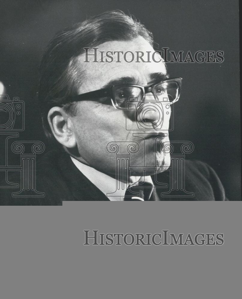 1975 Press Photo Sidney Weighell, General Secretary of the NUR at conference - Historic Images