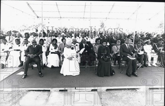 Press Photo Jomo Kenyatta Funeral Nairobi President Daniel Arap Moi Wives Ngina - Historic Images