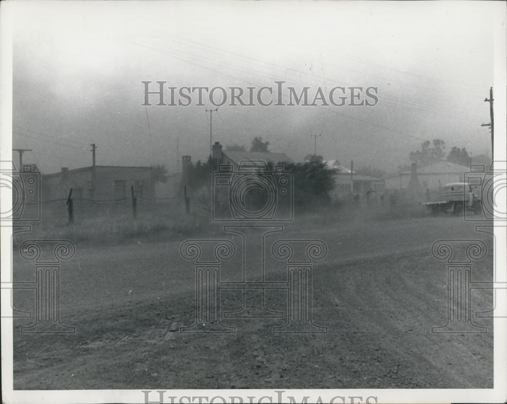 Press Photo Dust Storm Blots Out Sun Near Sydney - Historic Images