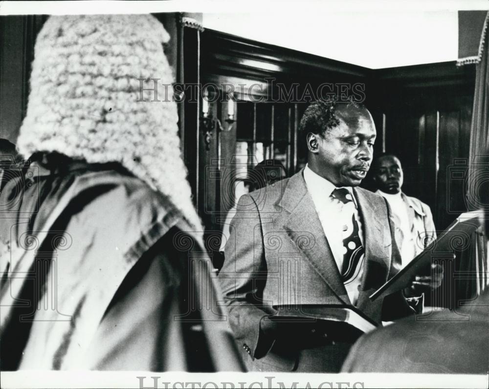 Press Photo Vice President Daniel Arap Moi Sworn Acting Kenya James Wicks - Historic Images