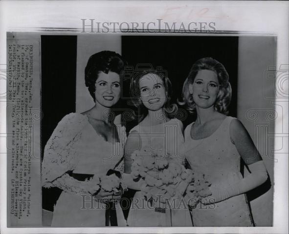 1969 Press Photo Cathryn Louise Huirhead crowned 1969 - Historic Images