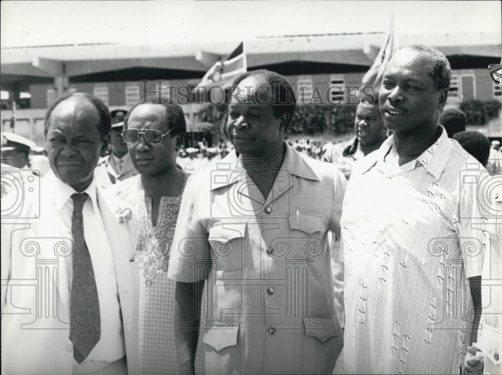 Press Photo Kenya President Danial Arap Moi Vice Mwai Kibabi Robert Ouko Njonjo - Historic Images