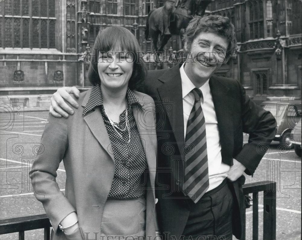 1977 Press Photo New Labor MP Austin Mitchell Takes Seat In House of Commons - Historic Images