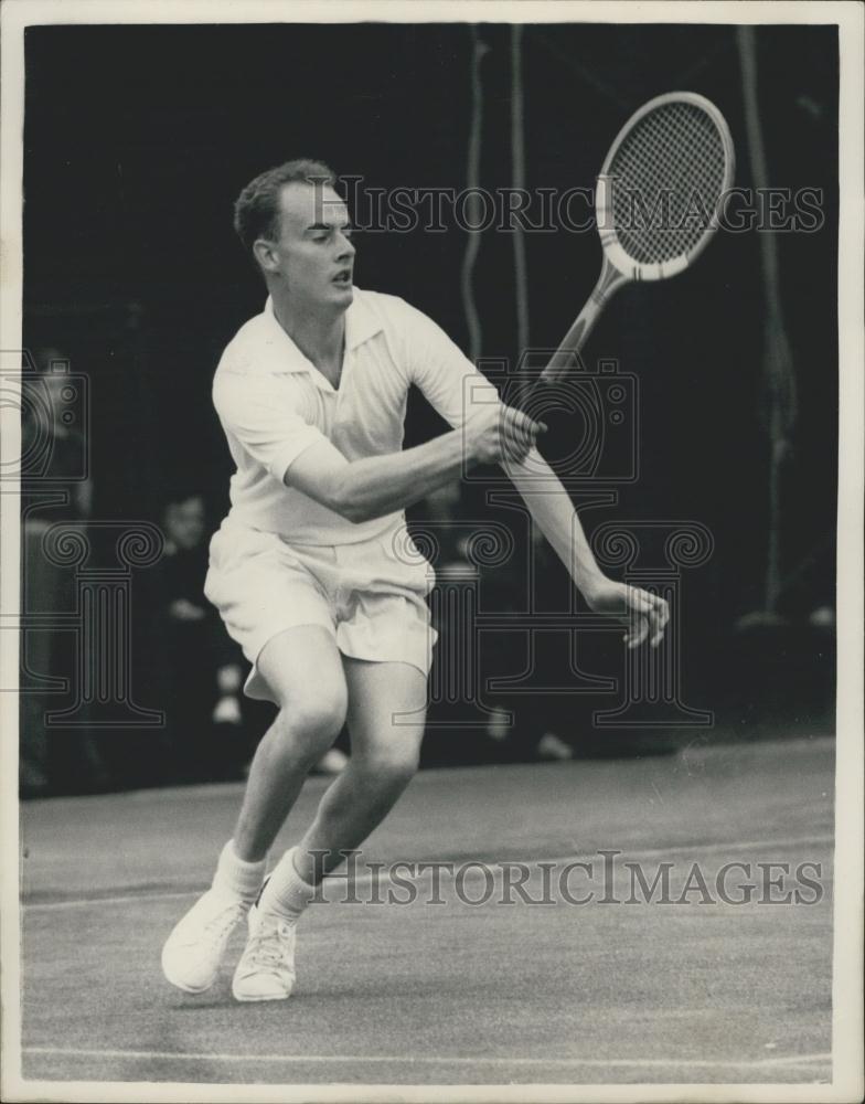 1955 Press Photo R.K. Wilson (Great Britain)at Wimbledon Tournament - Historic Images