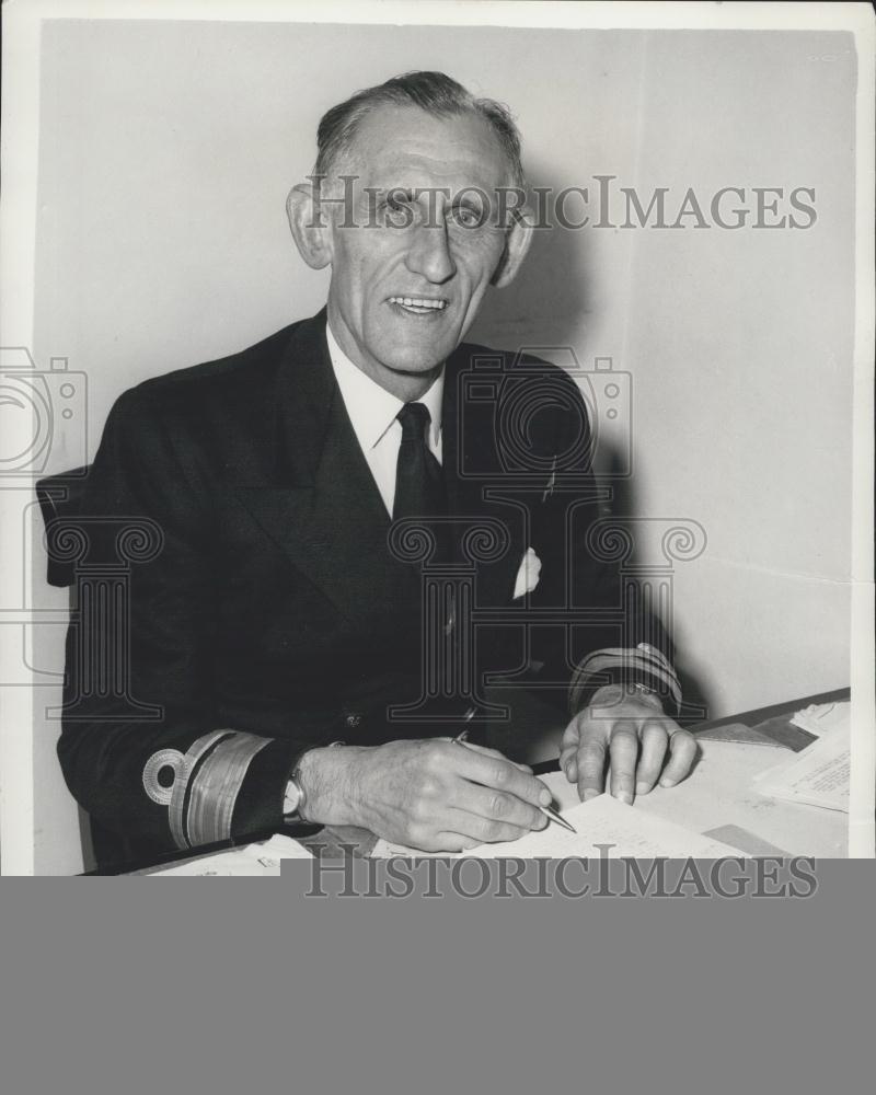 1957 Press Photo Rear Admiral G.A.M. Wilson Takes Over Post As Navy Atom Chief - Historic Images