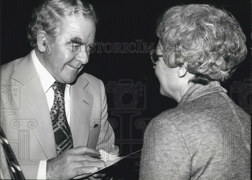 1977 Press Photo Joe Gormley At Mining Festival In Blackpool - Historic Images