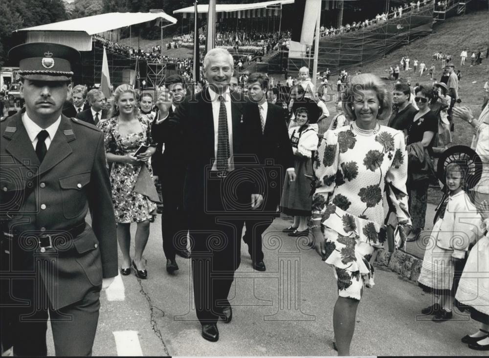 1990 Press Photo Annual Ovation Ceremony in Vaduz - Historic Images