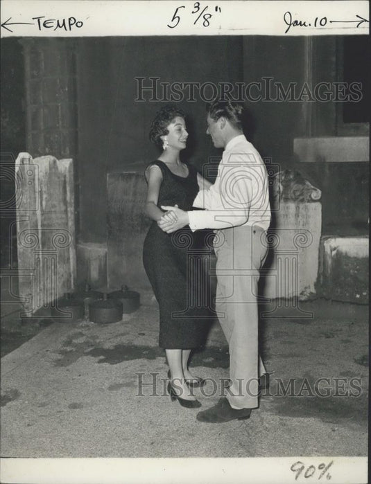Press Photo Roseta Seaton and Trevor Lewis dance in former crypt - Historic Images