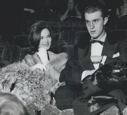 1959 Press Photo Tavistock Marquis Escorting Henrietta Tiarks Leicester Square - Historic Images