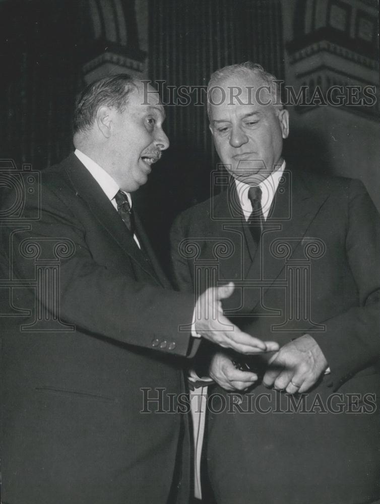 1953 Press Photo Signor Rebicchini Mayor Rome J. Omer Asselin Chairman Canadian - Historic Images