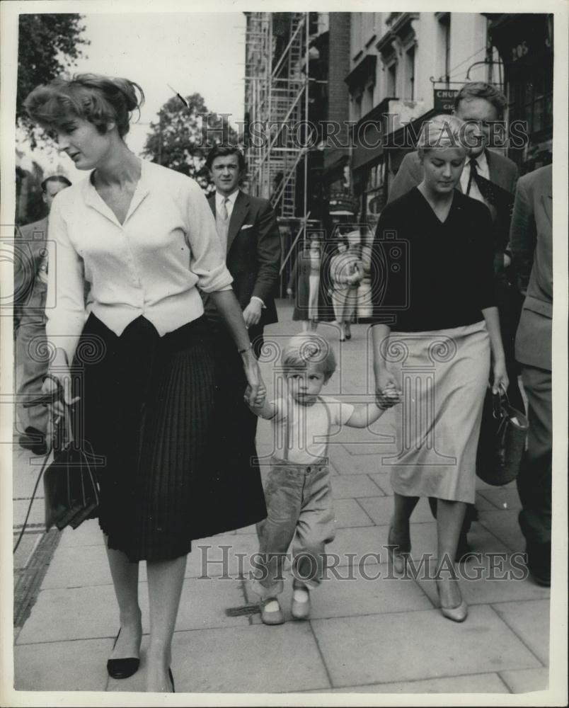 1957 Press Photo Lady Jane Vane-Tempest-Stewart Sister Annabel Birley London - Historic Images