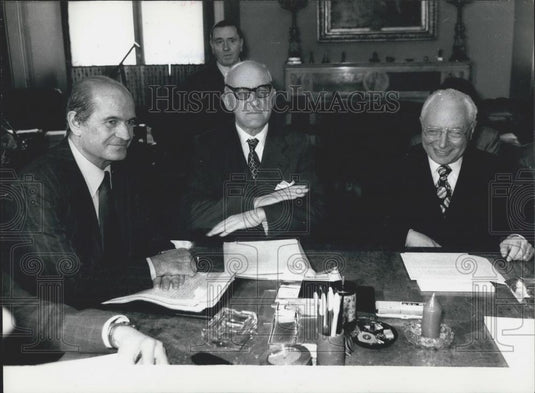 1977 Press Photo Marie Ercoloni Vice Director & Gaetuno Stamani Treasury - Historic Images