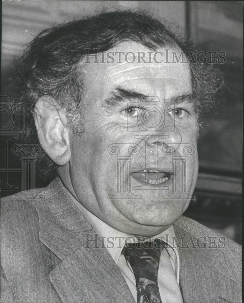 1977 Press Photo Prof Oliver McGregor, Chairman of the Royal Comm on the Press - Historic Images