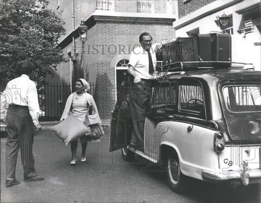 1964 Press Photo Chancellor of the Exchequer and family leave for holiday - Historic Images