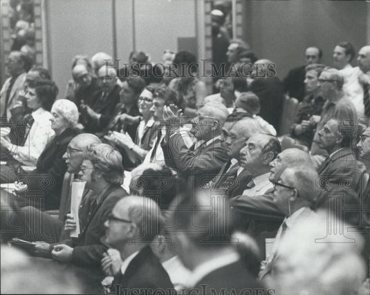 1975 Press Photo Lord Stokes Is Shouted Down At Leyland's Shareholders Meeting - Historic Images