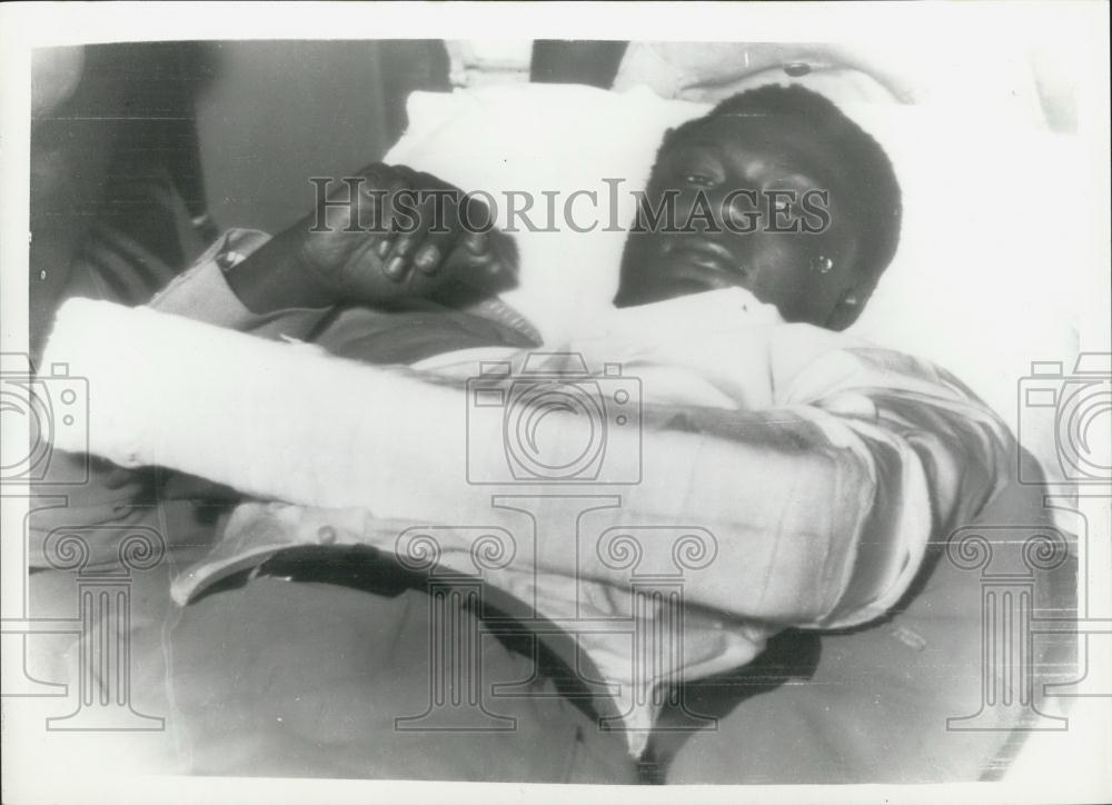 1960 Press Photo Tom Mboya African Nationalist Leader Injured Car Crash Nairobi - Historic Images