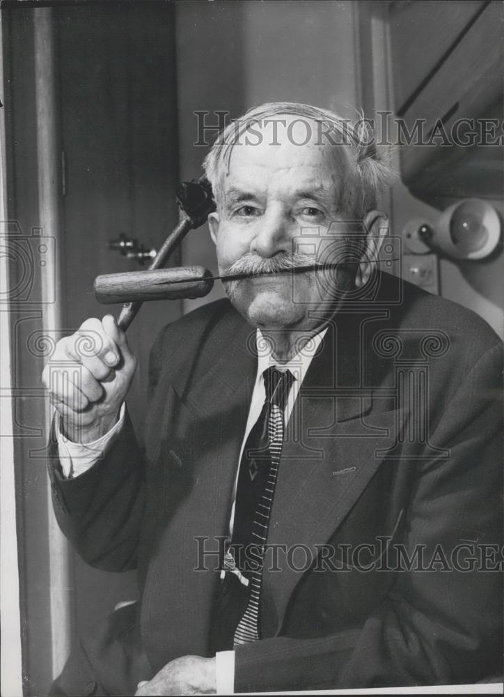 1958 Press Photo Wild West Show Shooter, Robert Grossehmig, Of Moose Jaw, Canada - Historic Images