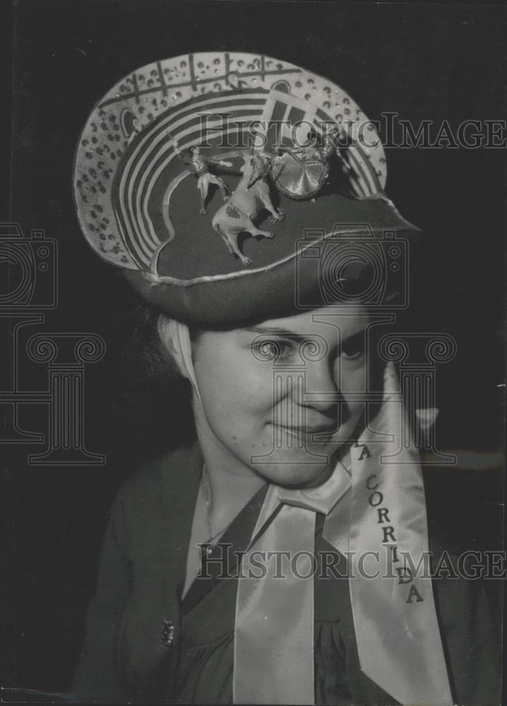 Press Photo &quot;Bull Fight&quot; hat for Saint Catherine Day - Historic Images