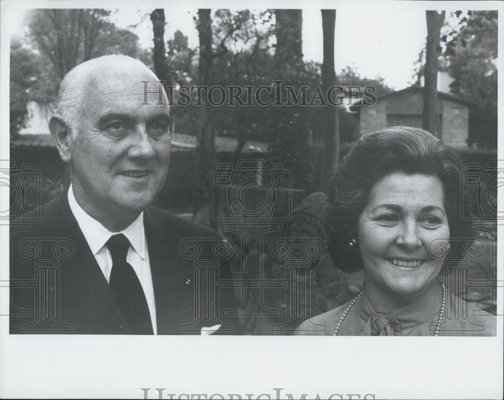 1973 Press Photo Mr. Mrs Launesse San Angels Inn Mexico City - Historic Images