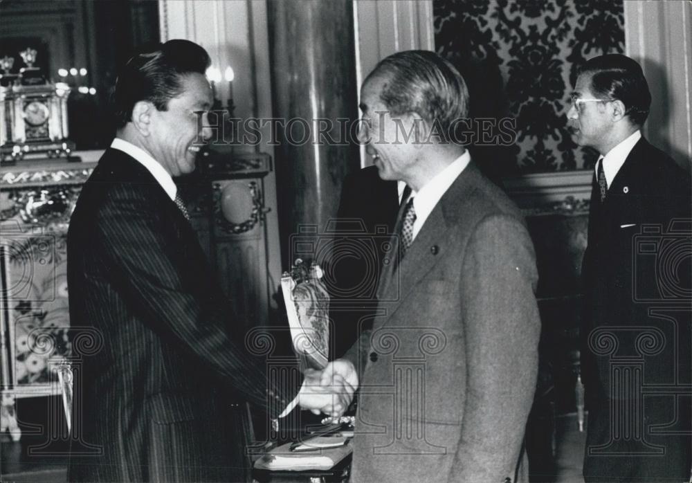 1977 Press Photo Prime Minister Fukuda with President Marcos - Historic Images