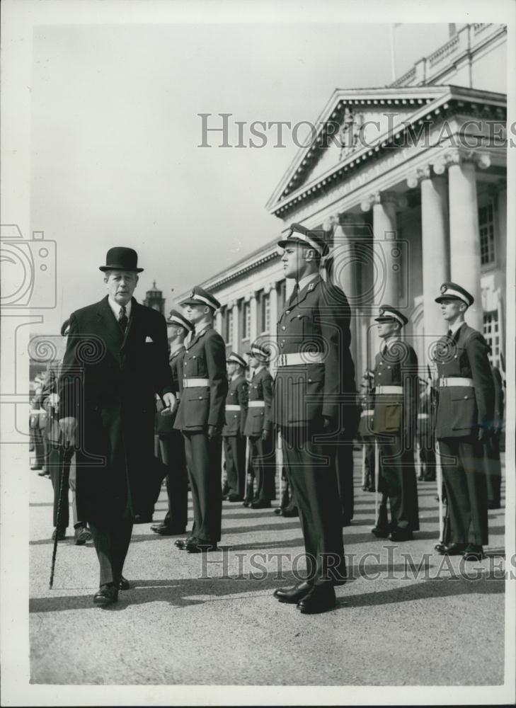 1959 Press Photo The Prime Minister Flies By Comet 11 - Historic Images