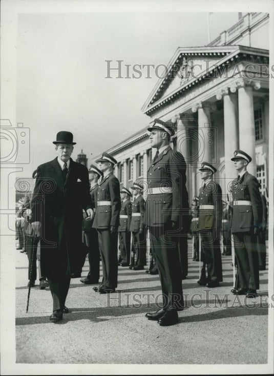 1959 Press Photo The Prime Minister Flies By Comet 11 - Historic Images