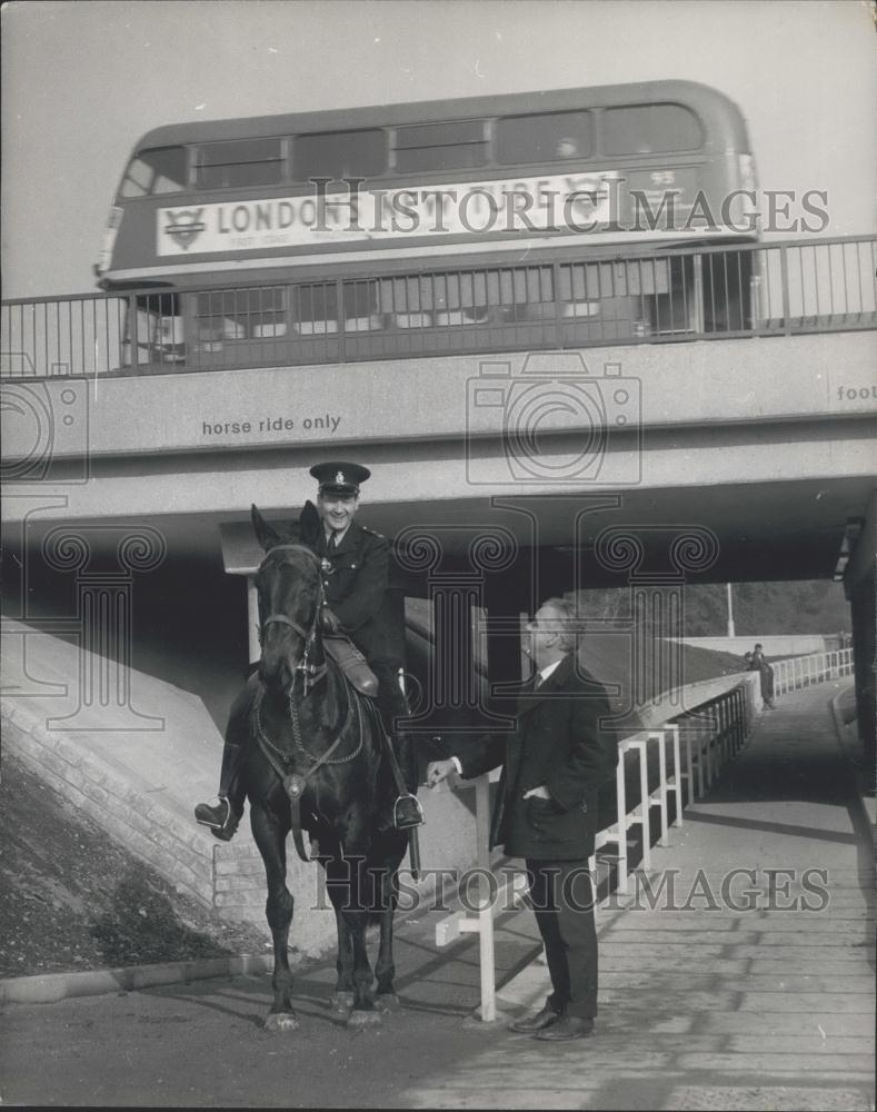 1968 Press Photo Construction on Tibbet's Corner finishes and opens to the publi - Historic Images