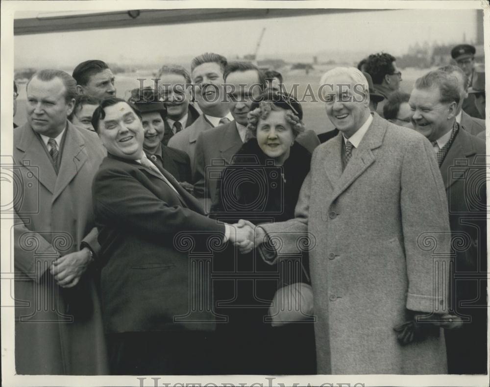 1956 Press Photo Georgi Malenkov Soviet Minister Lord Citrine London Airport - Historic Images