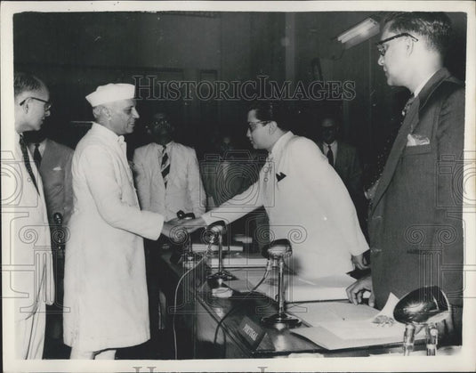 1954 Press Photo Indian Prime Minister ,Mr. Nehru &Souty East Asians - Historic Images