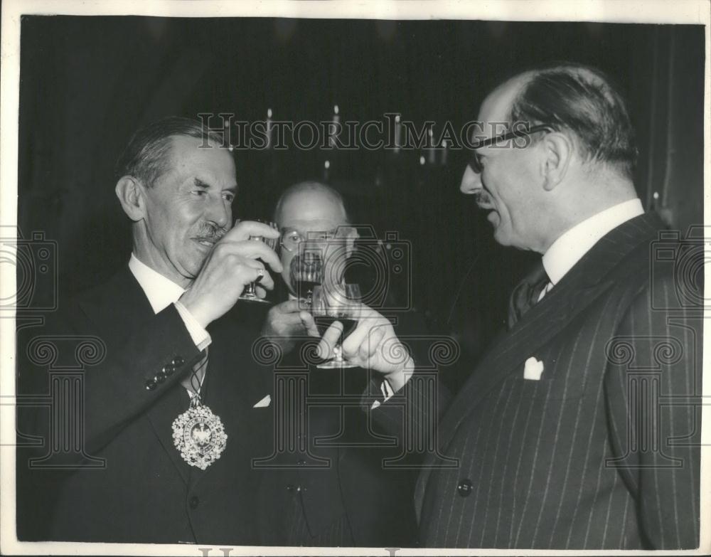 1954 Press Photo Sir Noel Bowater Lord Mayor London M. Massigli Ambassador Wine - Historic Images