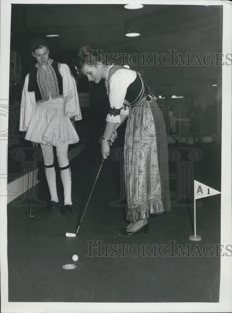 1963 Press Photo International Carpet, Linoleum, Floor Covering Fair - Historic Images