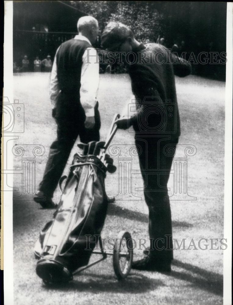 1968 Press Photo New French Prime Minister Maurice Couve De Murville Golfing - Historic Images