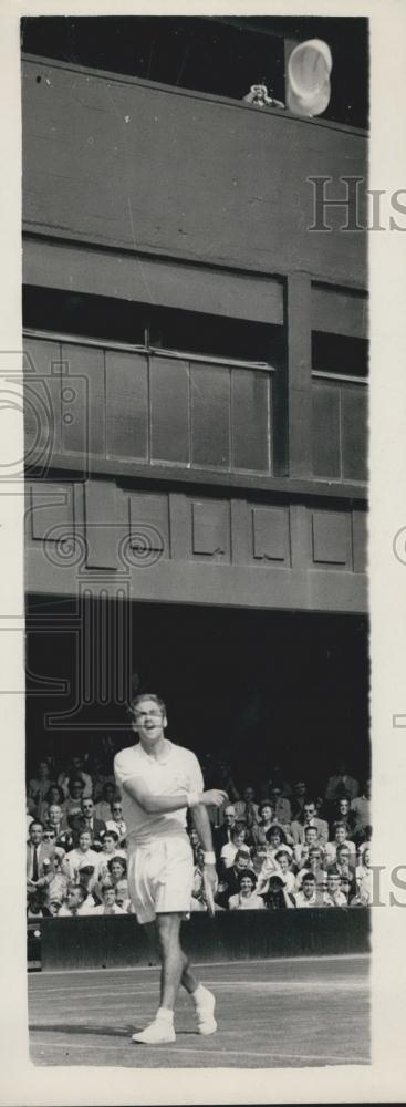 Press Photo Ken Rosewall at Wimbledon - Historic Images