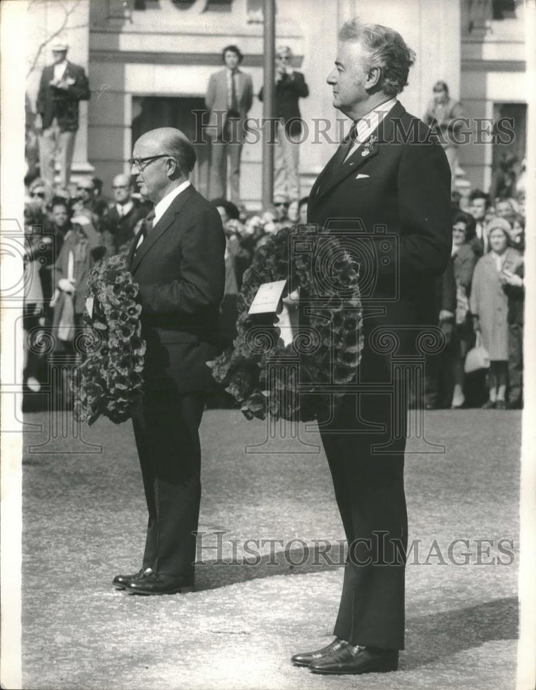 1973 Press Photo Terence Henderson Mccombs & Gough Whitlam,Australia PM - Historic Images