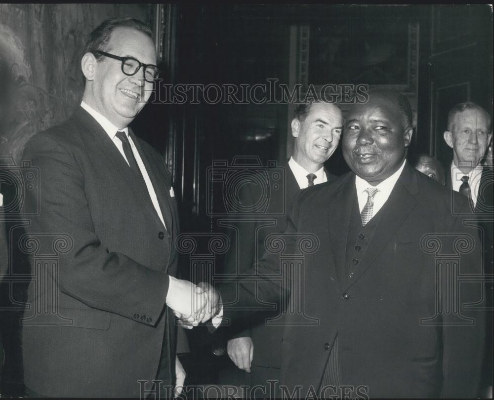 1968 Press Photo Mr. George Thomson &amp; Prince Makhosini Dlamini - Historic Images