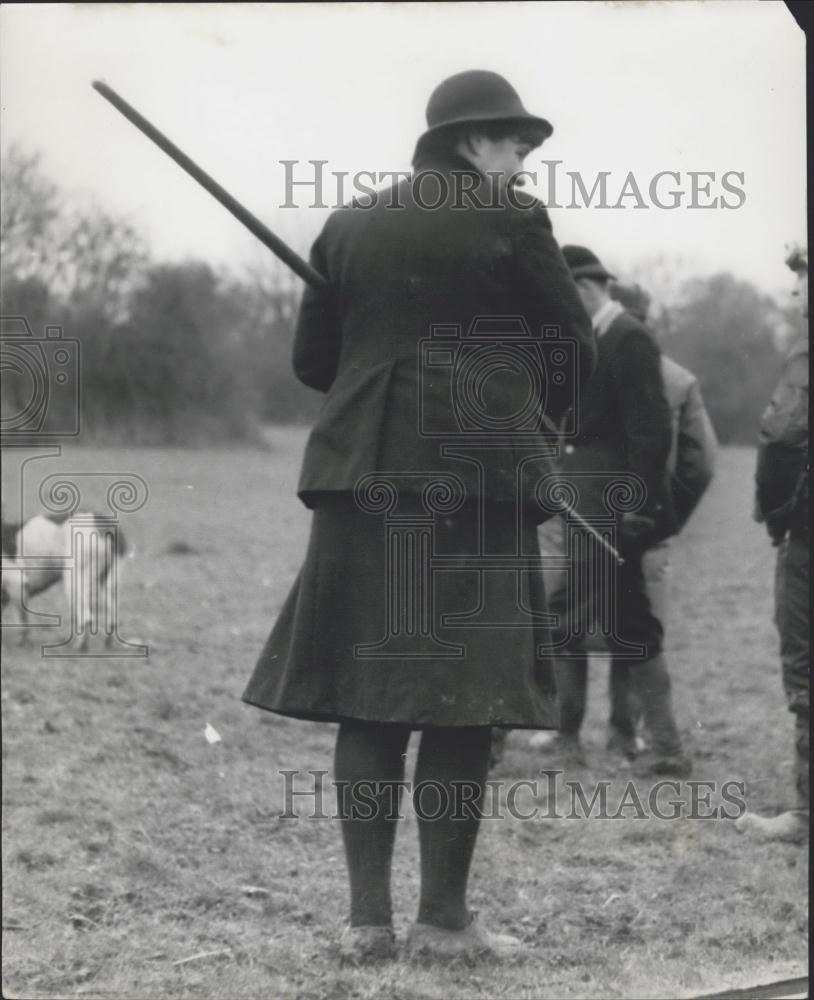 1964 Press Photo A Good Day&#39;s Sport - For All Except The Otter - Historic Images