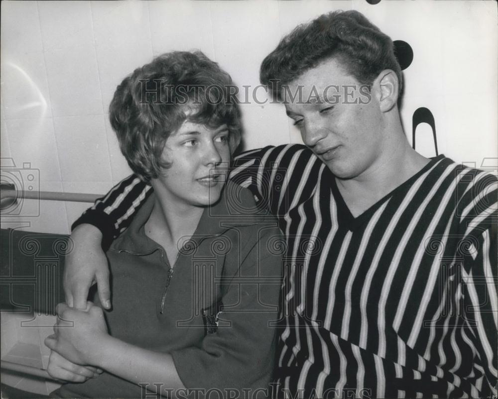 1960 Press Photo Brian Phelps and friend Marilyn Ciee - Historic Images